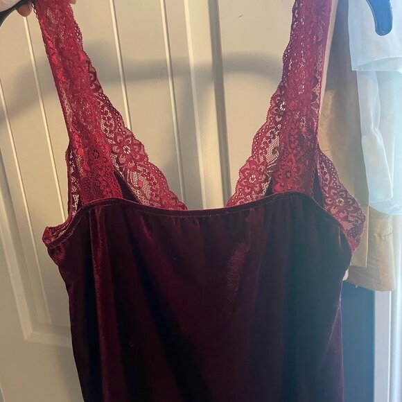 red velvet tank top - Picture 3 of 3